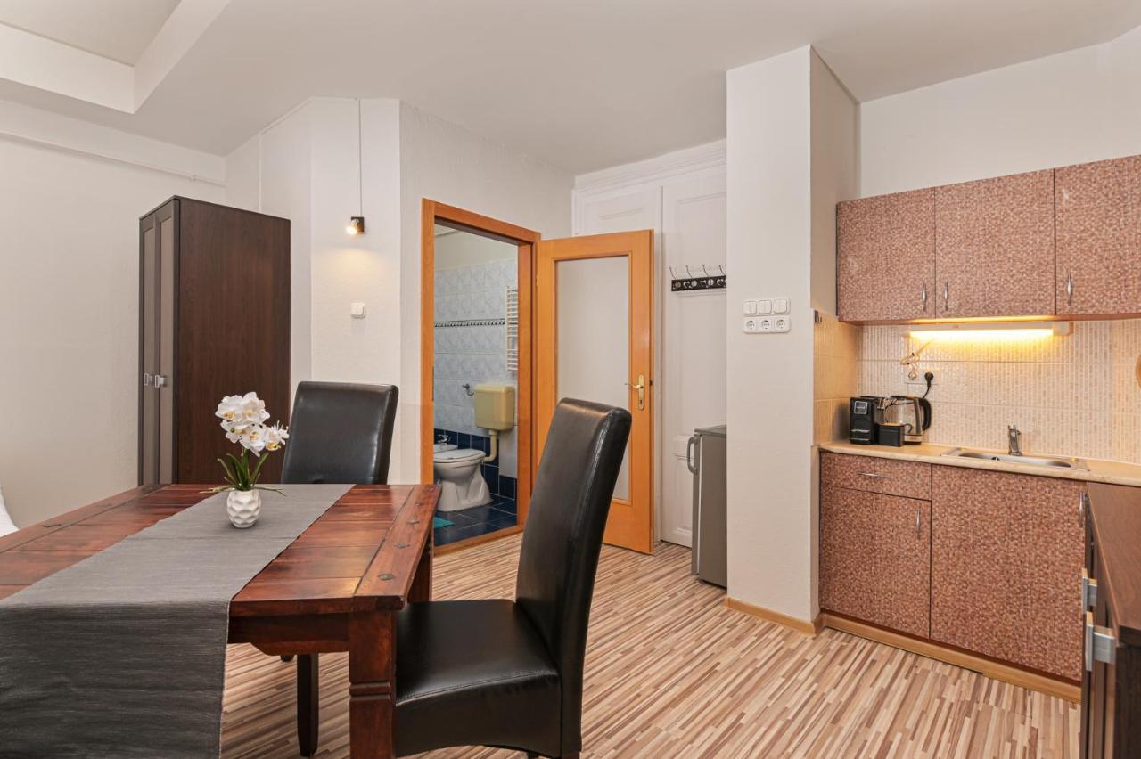 Vilagora Apartman Gyula Exterior photo