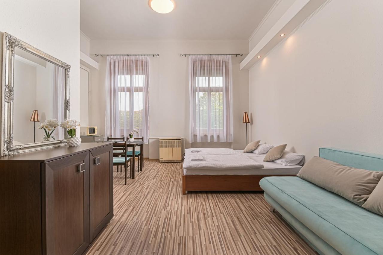 Vilagora Apartman Gyula Exterior photo